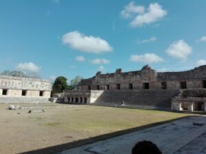 Ciudad-Maya-Uxmal-monumento-riviera-maya