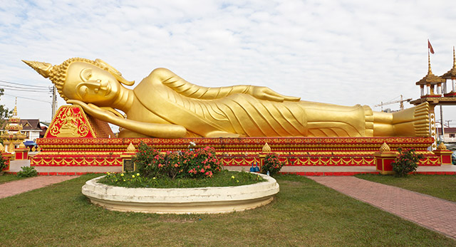 Buddha-Pha-That-Luang-viajar-a-Laos